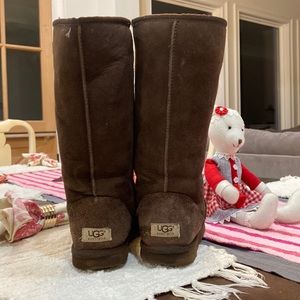 UGG BOOTS